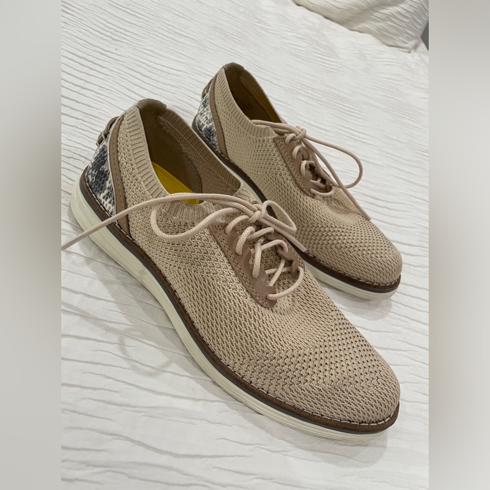 Cole Haan Oxford shoes, size 6